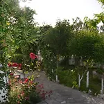 דירה Kostas' Garden רודה
