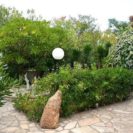 Kostas' Garden アパート *