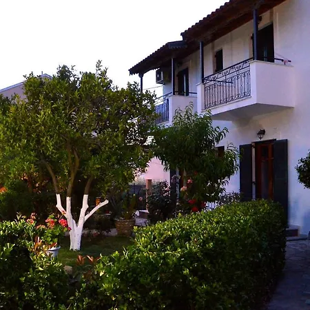 Kostas' Garden شقة *