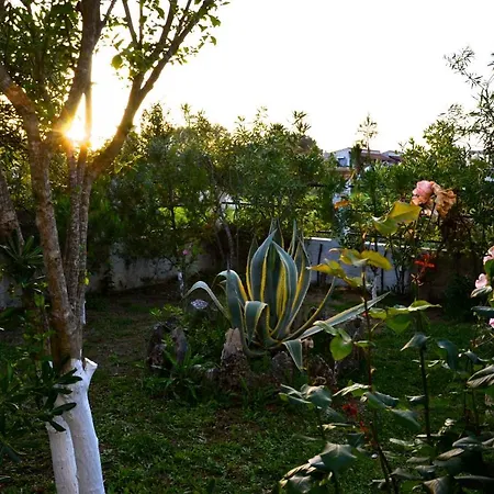 Kostas' Garden Apartman Róda